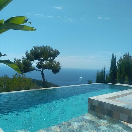 Eze - Appartement Dans Bas De Villa Avec Piscine Pres De Monaco Екстер'єр фото