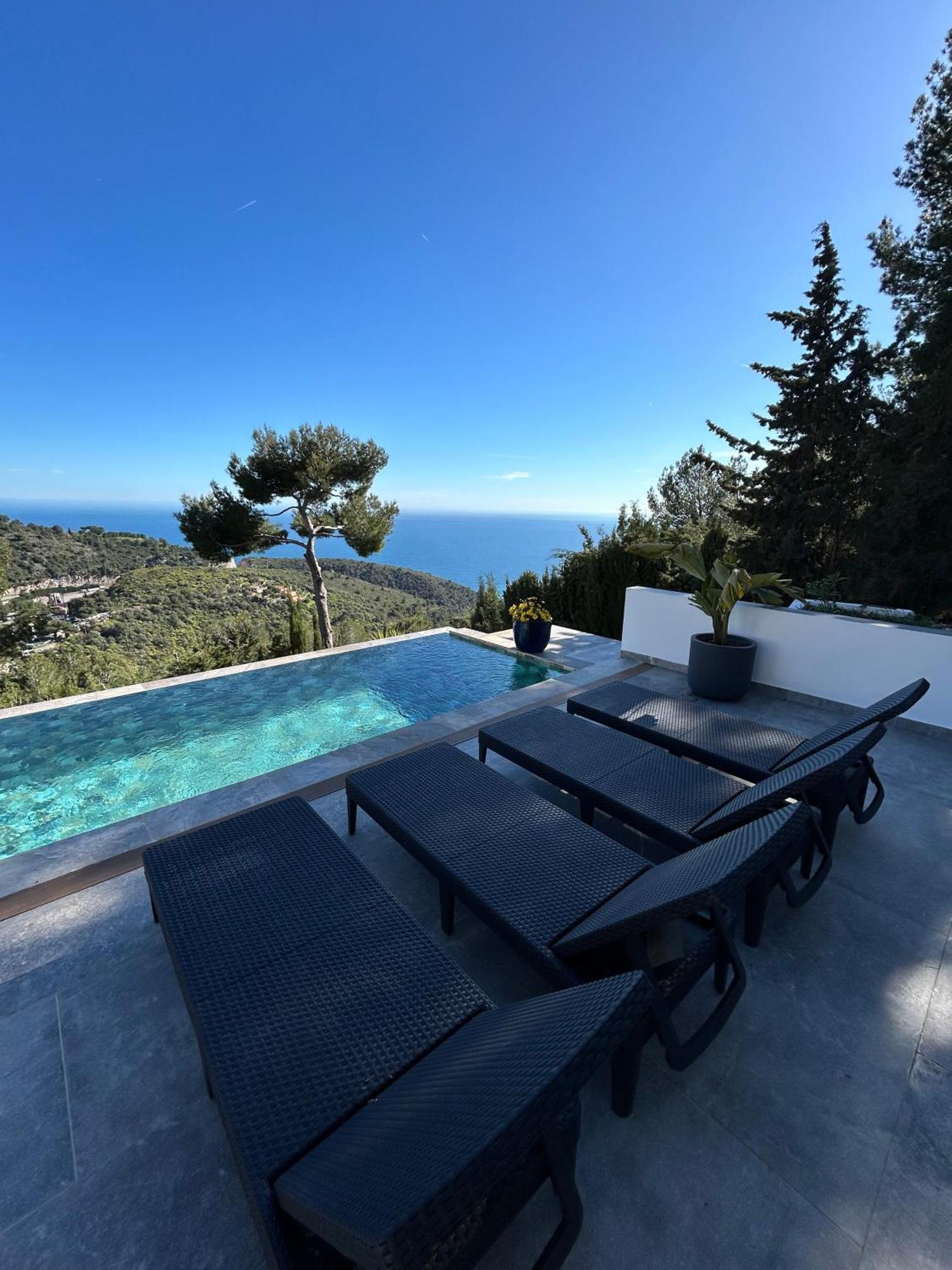 Eze - Appartement Dans Bas De Villa Avec Piscine Pres De Monaco Екстер'єр фото