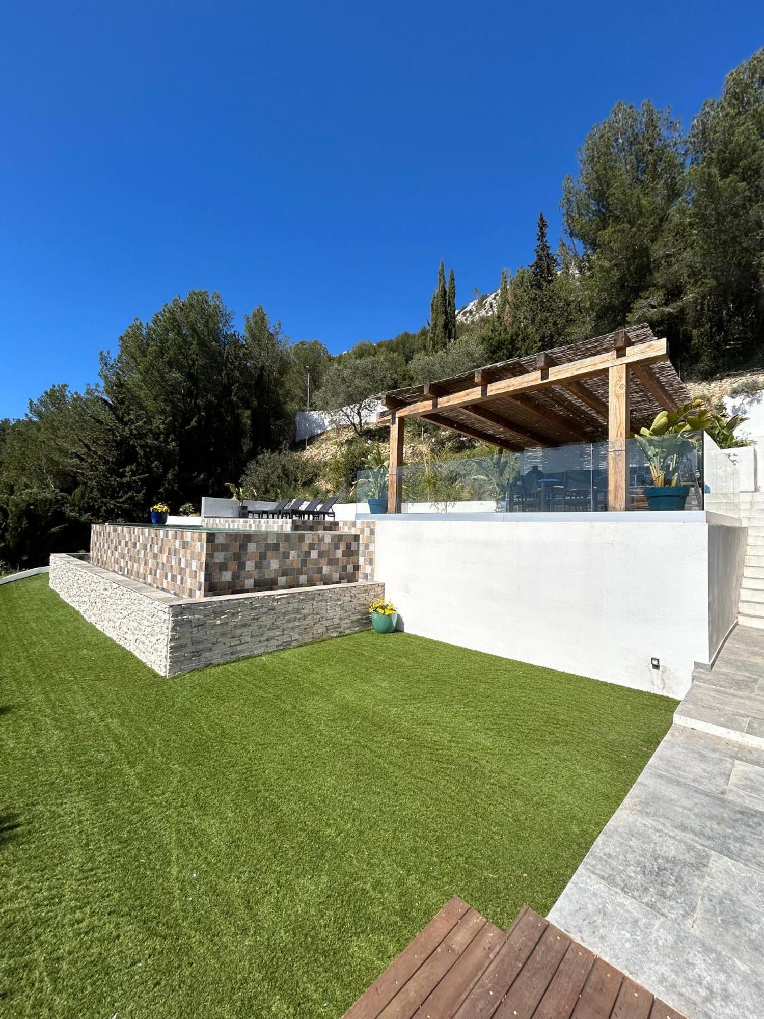 Eze - Appartement Dans Bas De Villa Avec Piscine Pres De Monaco Екстер'єр фото